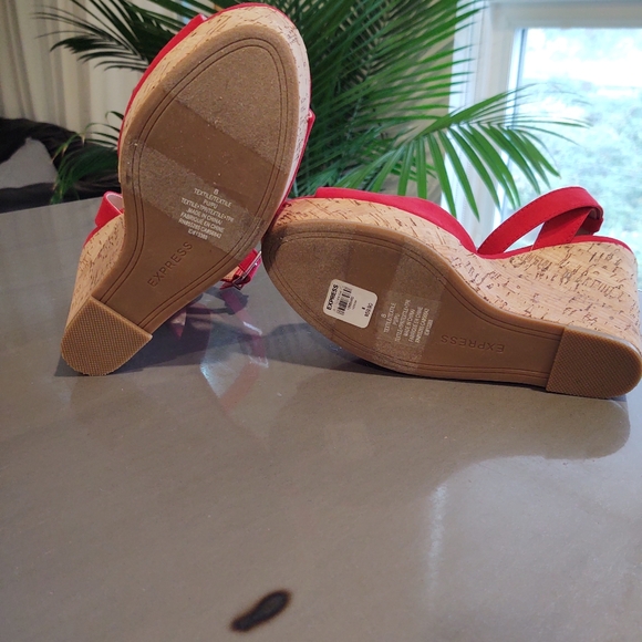 Express Red Suede Platform Sandals - Picture 3 of 4